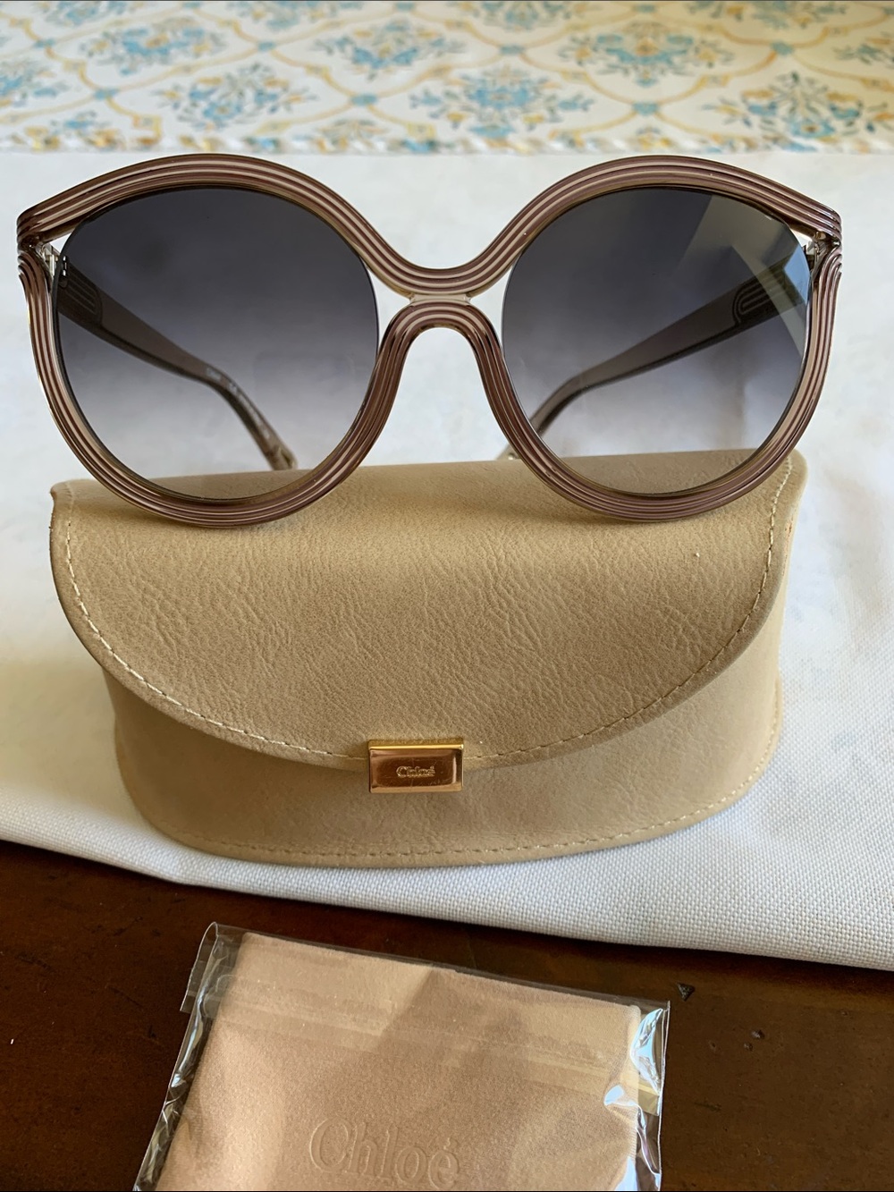 Chloe CE738S  643 oversized women sunglasses